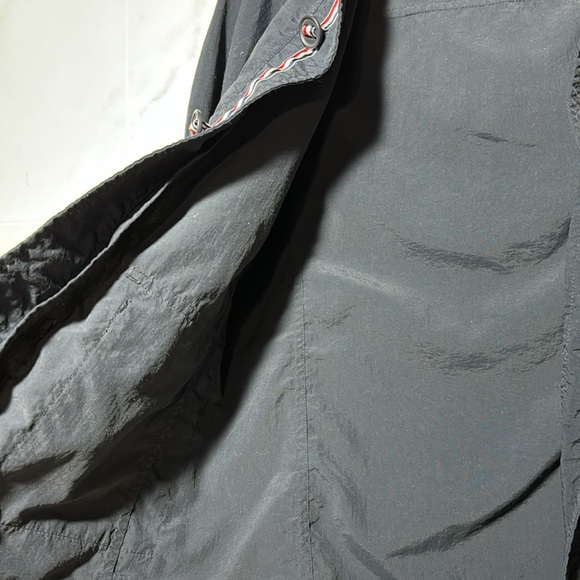 Uniqlo light weight nylon jacket for kids sizes 10 - Picture 6 of 10